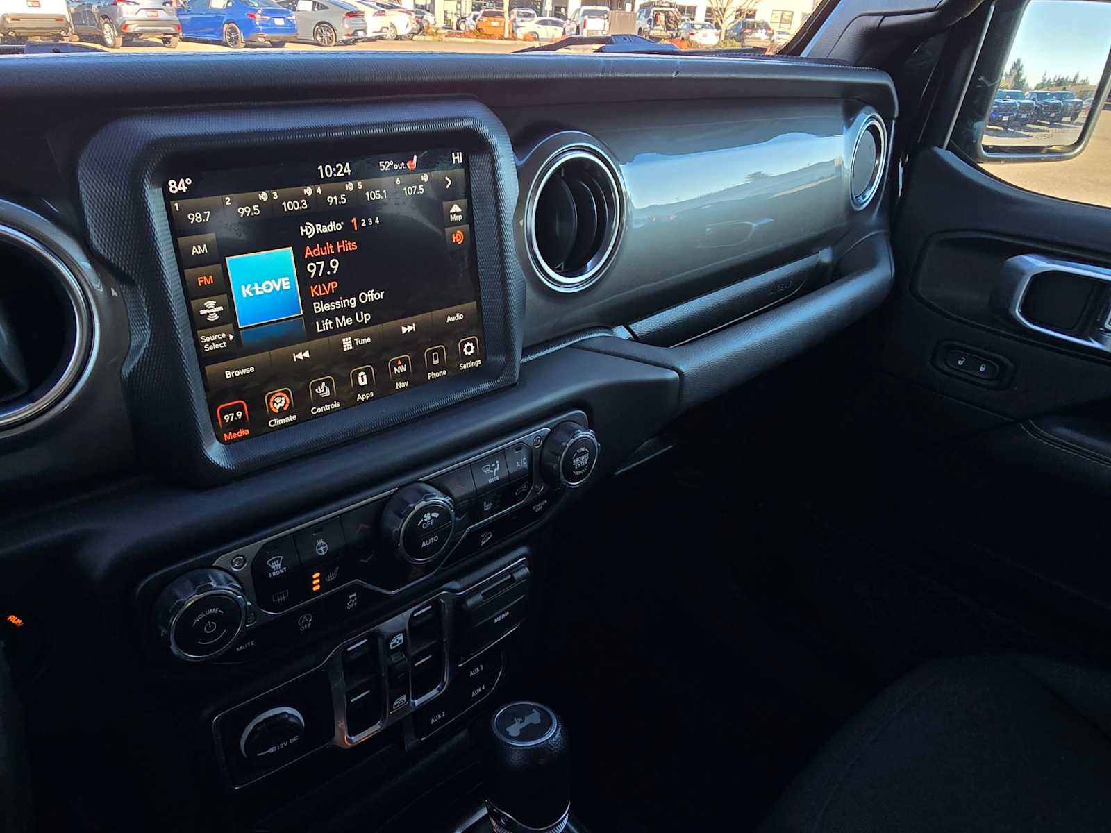 Used 2020 Jeep Wrangler Unlimited Sahara image 28