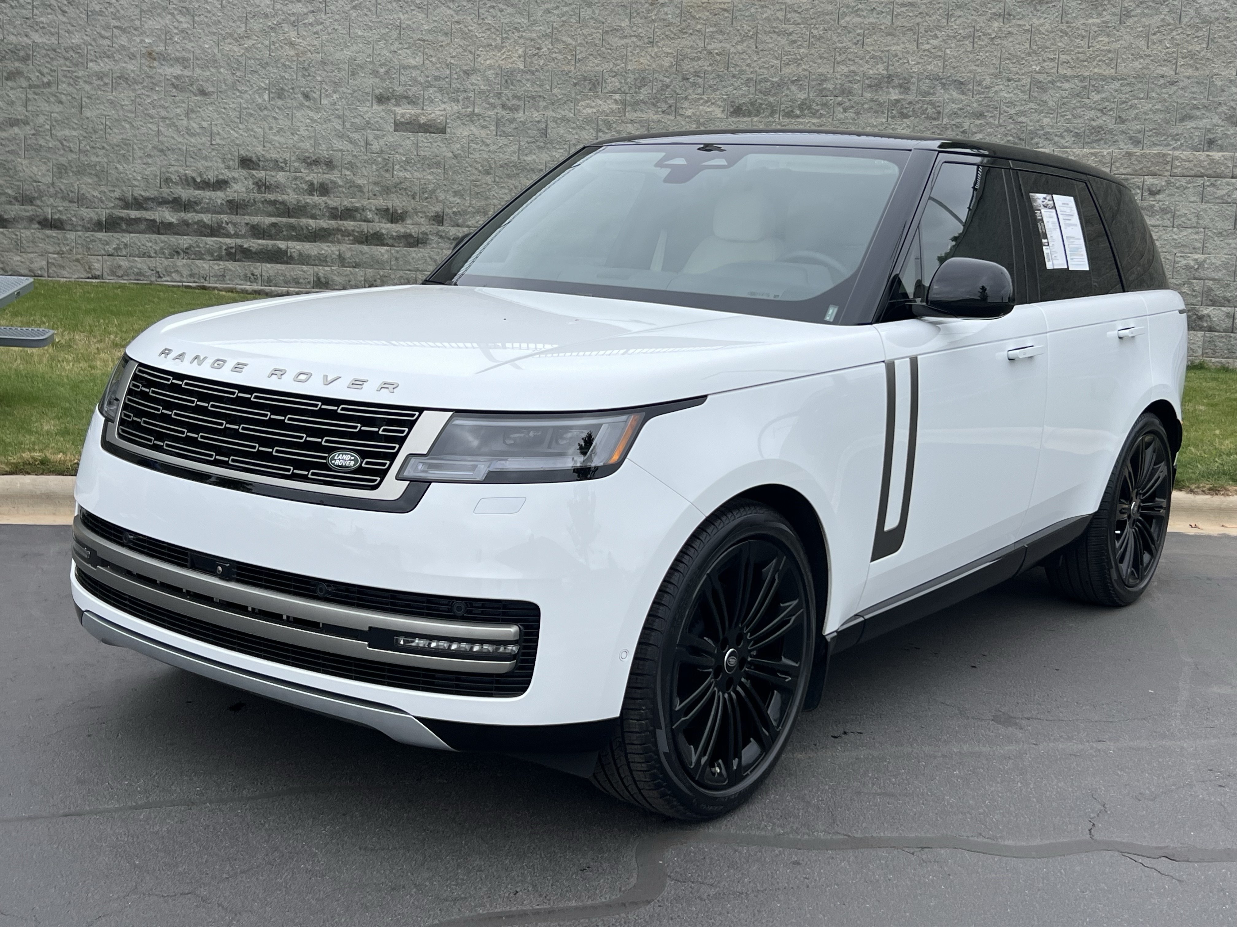 Certified 2024 Land Rover Range Rover SE