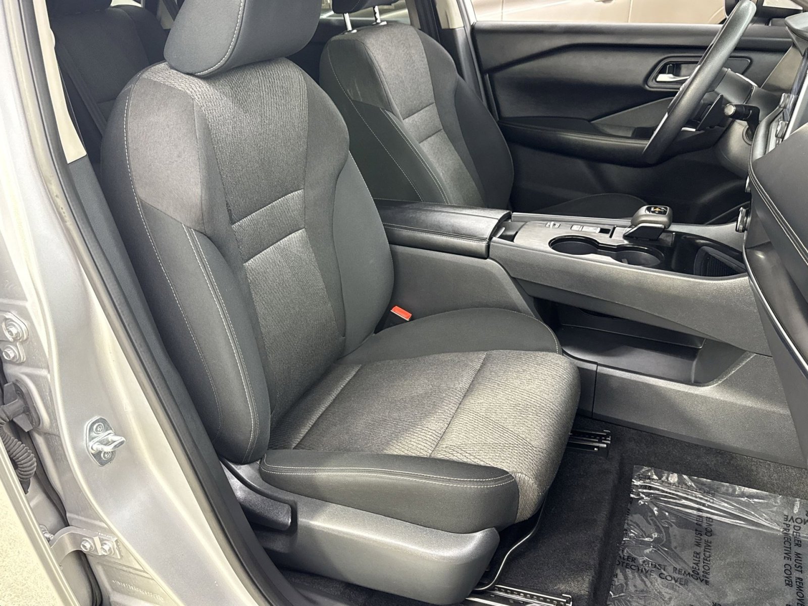 Used 2024 Nissan Rogue SV image 30