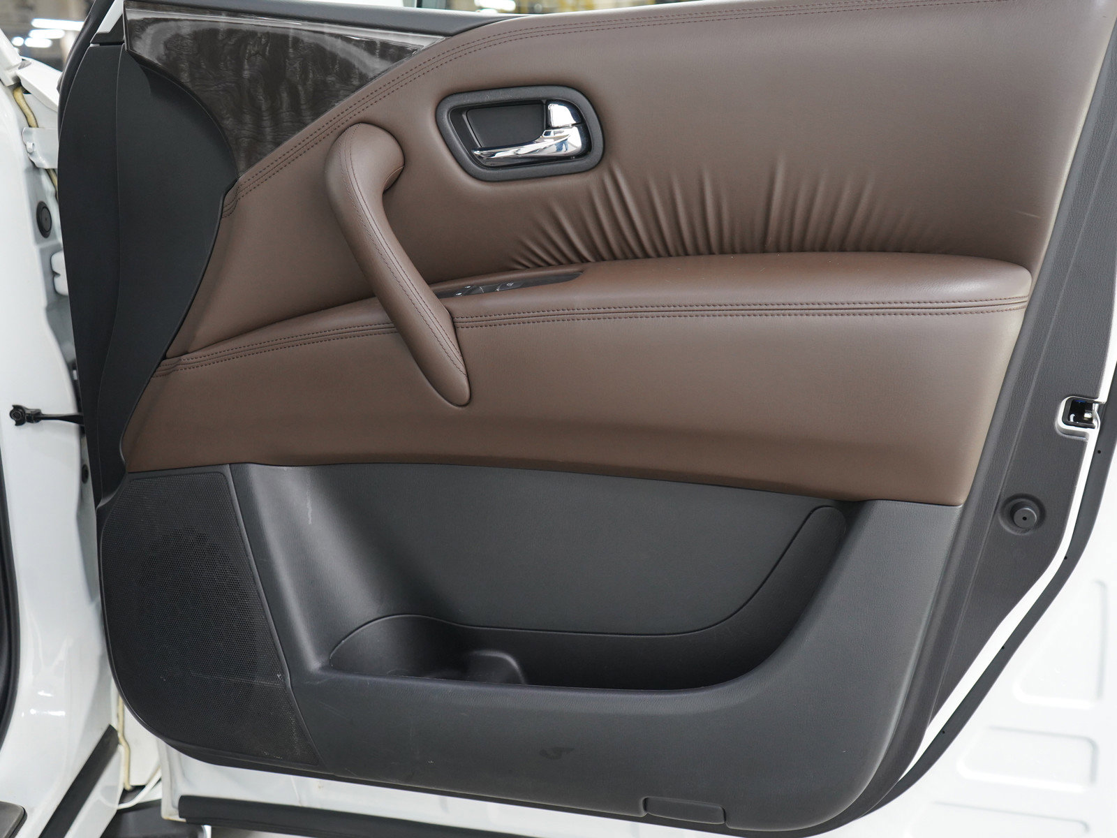 Used 2023 Nissan Armada Platinum w/ Captain's Chairs Package image 11