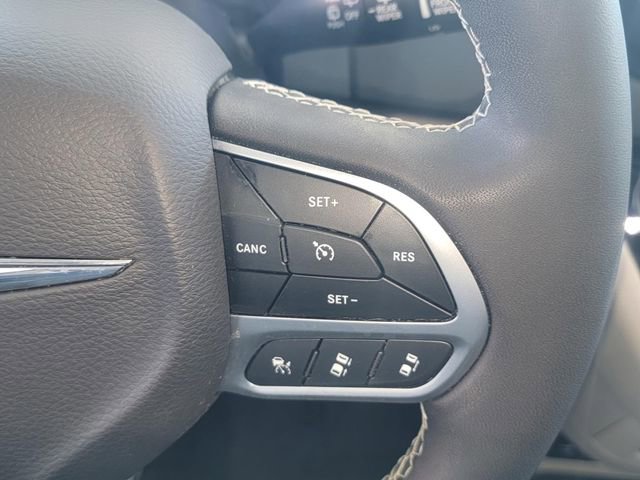 Certified 2024 Chrysler Pacifica Touring-L image 15