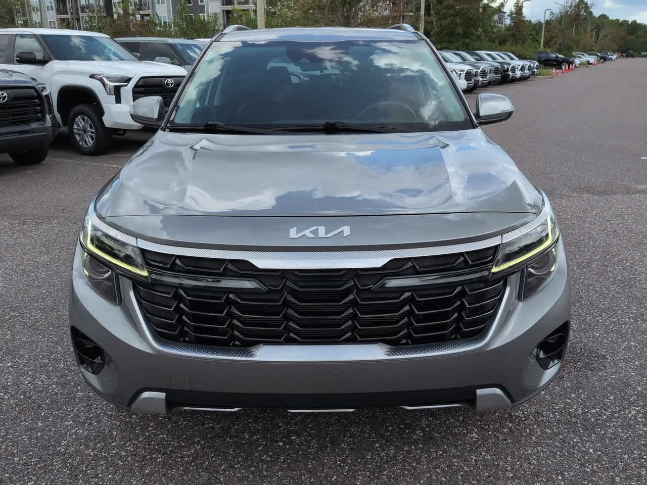 Used 2024 Kia Seltos EX FWD image 9