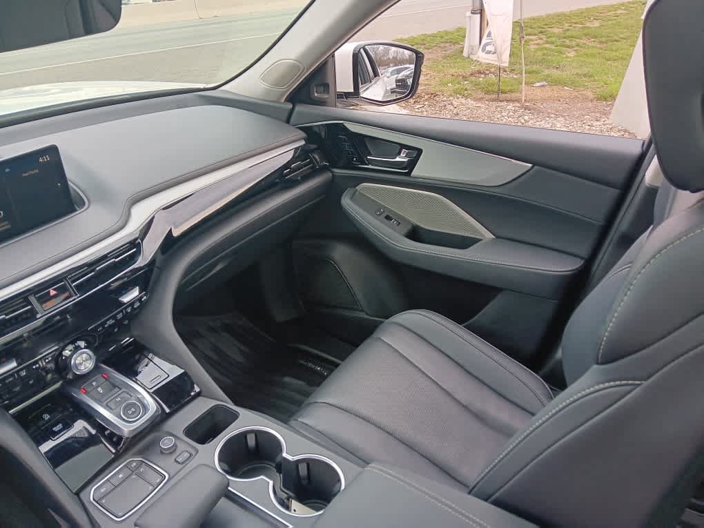 Used 2023 Acura MDX SH-AWD w/ Technology Package image 22