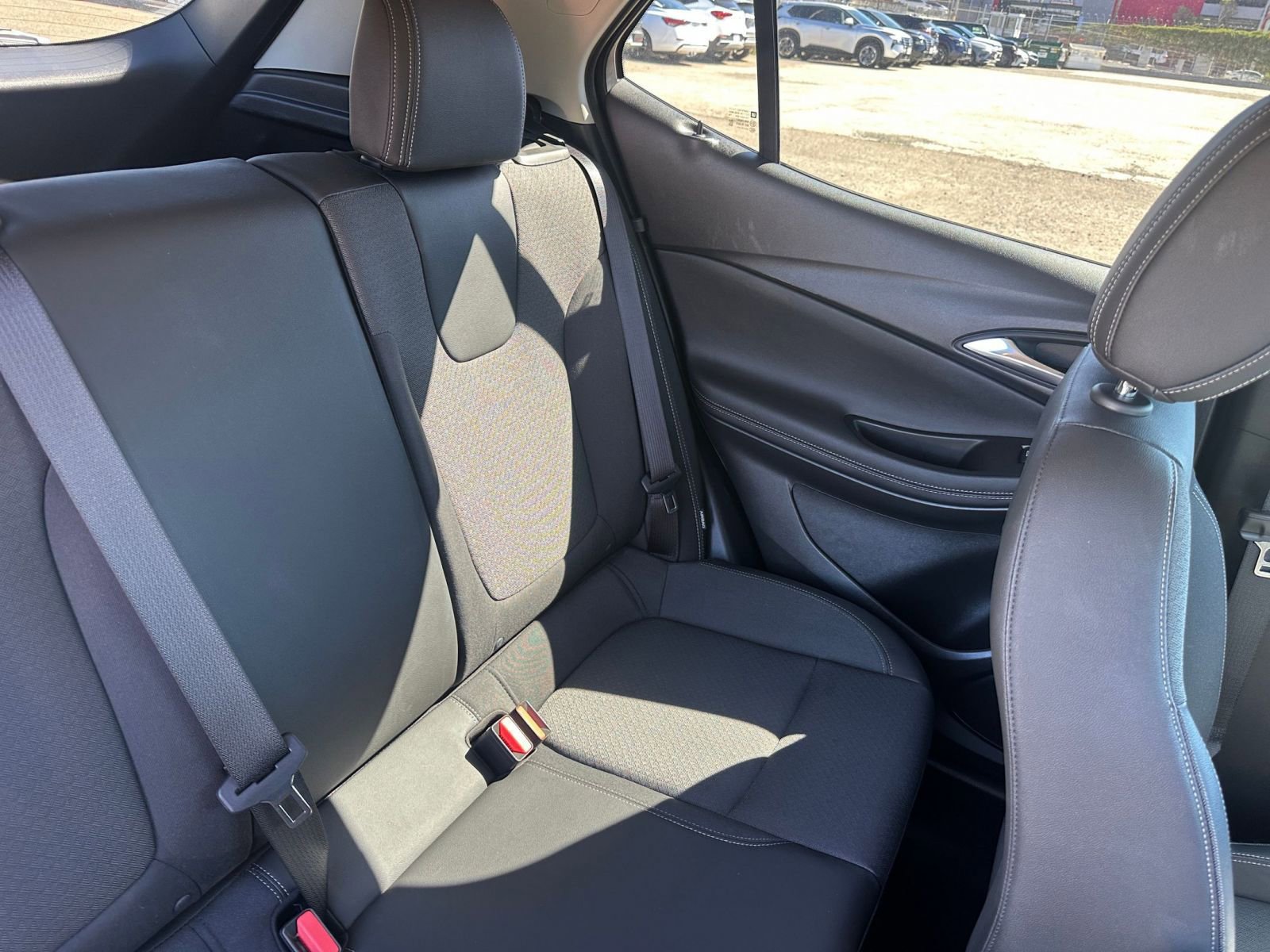 Used 2025 Buick Encore GX Preferred image 35