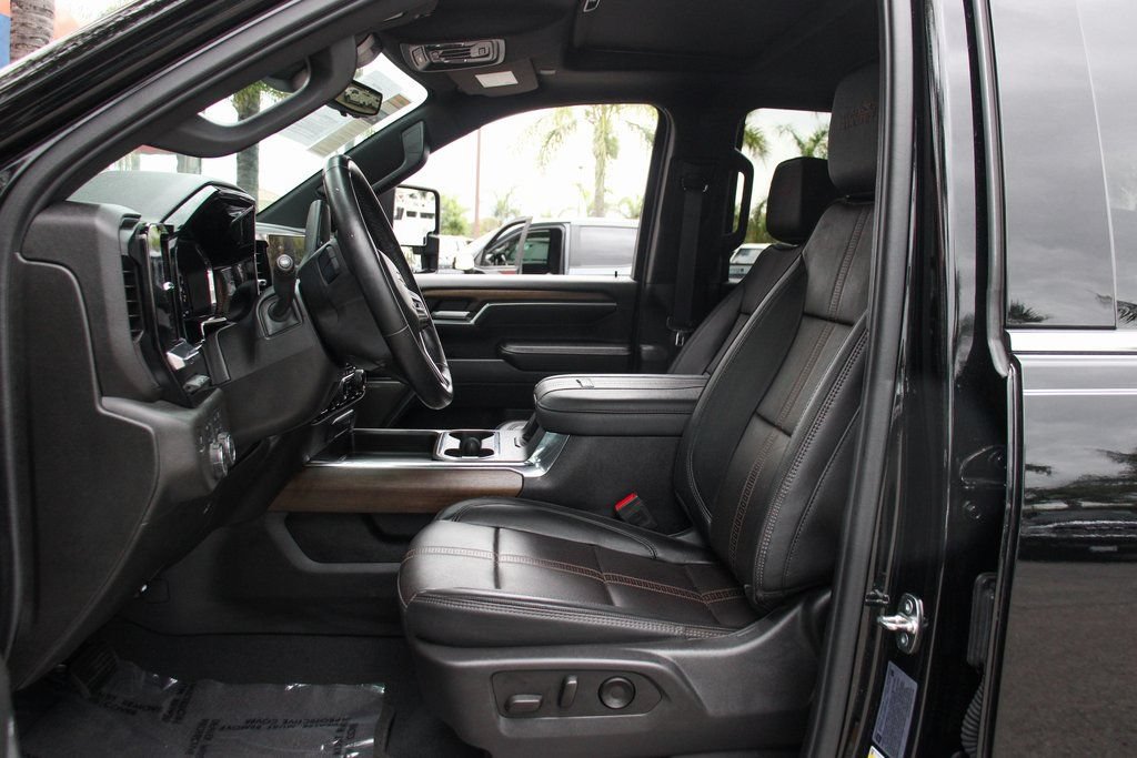 Used 2024 Chevrolet Silverado 2500 High Country w/ Technology Package AWD/4WD image 20