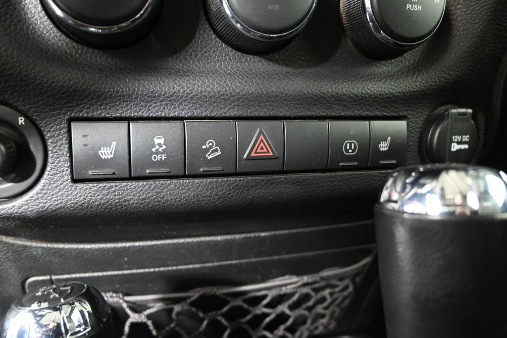 Used 2018 Jeep Wrangler Unlimited Rubicon w/ Dual Top Group AWD/4WD image 33