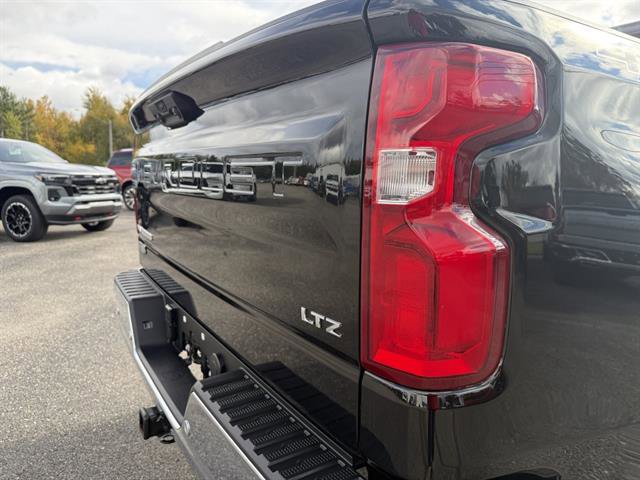 Used 2024 Chevrolet Silverado 1500 LTZ image 27