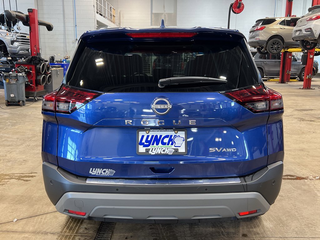 Used 2023 Nissan Rogue SV w/ SV Premium B Package image 3