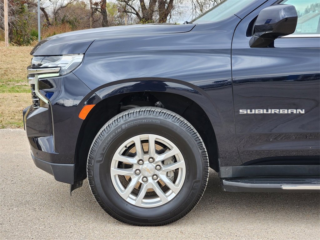 Used 2022 Chevrolet Suburban LT image 8