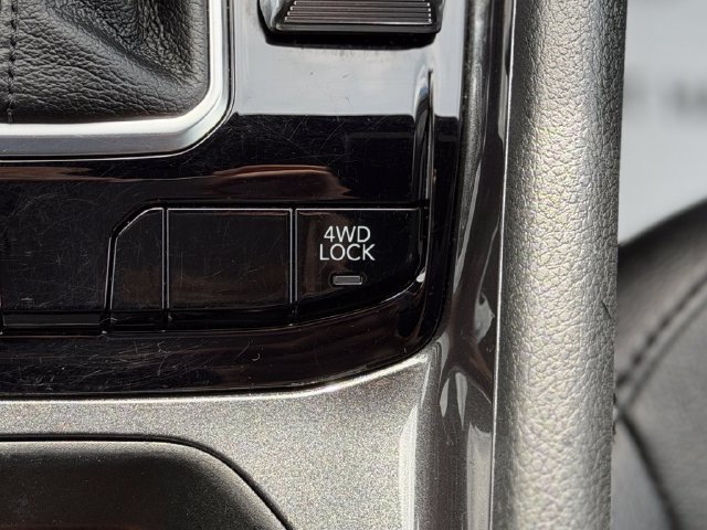 Used 2023 Jeep Compass Latitude AWD/4WD image 18