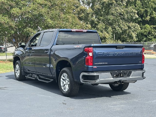 Used 2023 Chevrolet Silverado 1500 LT AWD/4WD image 5