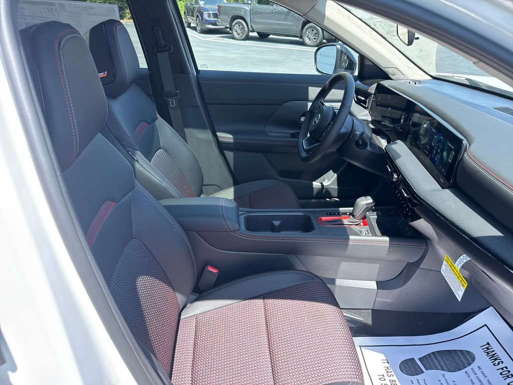 Used 2026 Nissan Kicks SR w/ SR Premium Package FWD image 30