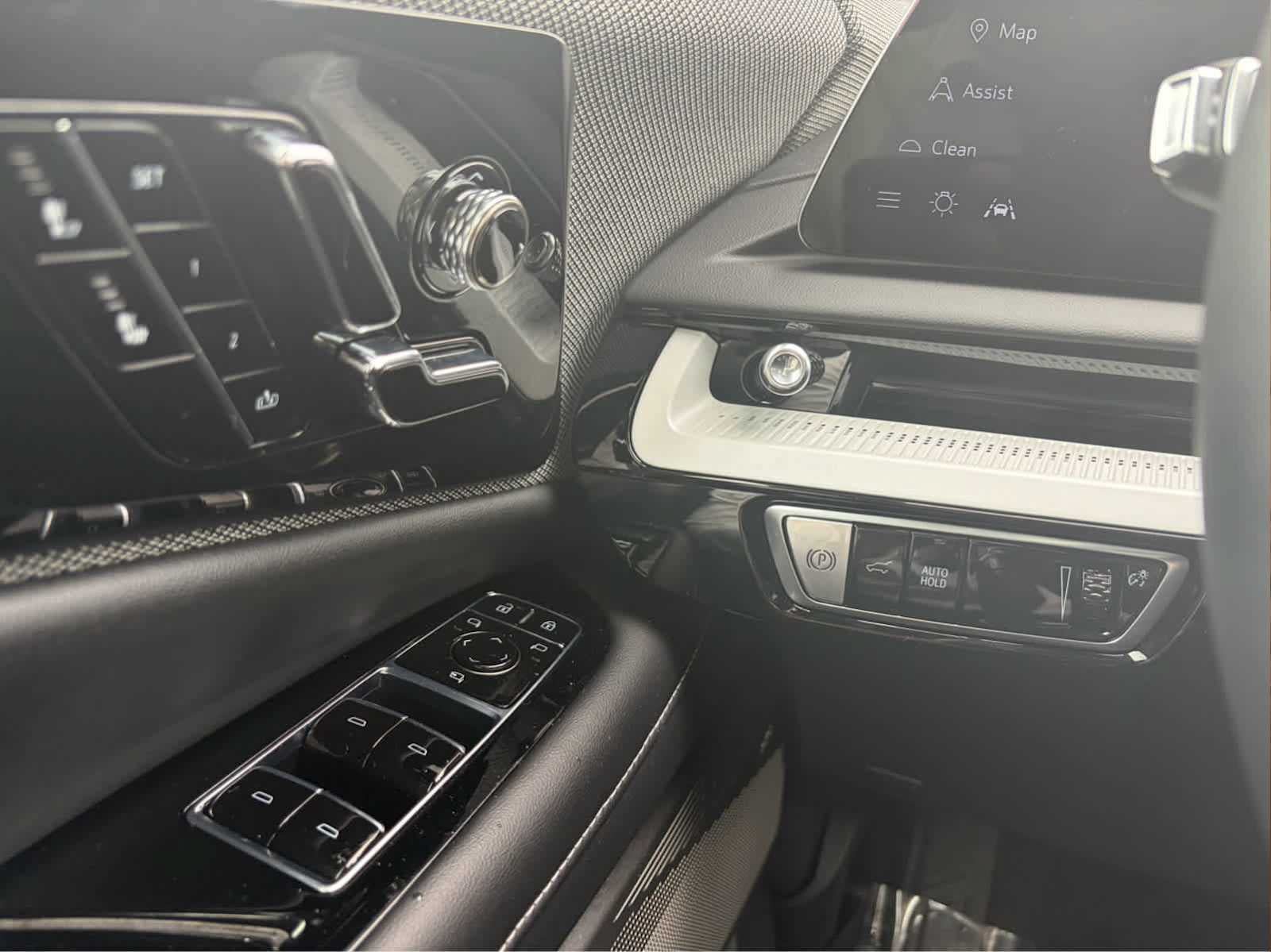 Certified 2025 Cadillac Optiq Luxury 1 AWD/4WD image 12