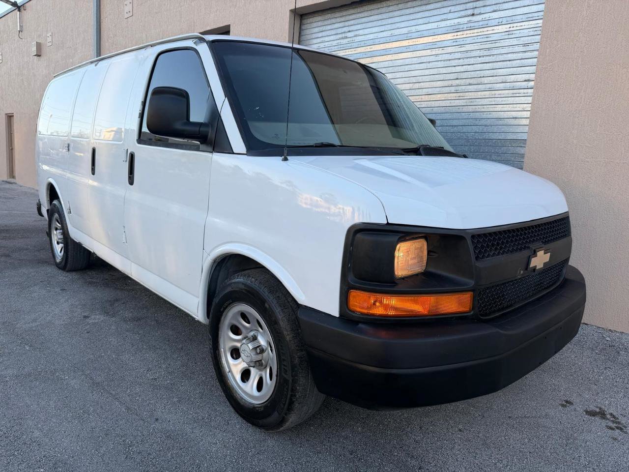 Used 2011 Chevrolet Express 1500 image 5