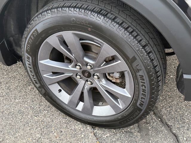 Certified 2023 Ford Explorer XLT w/ Equipment Group 202A AWD/4WD image 5
