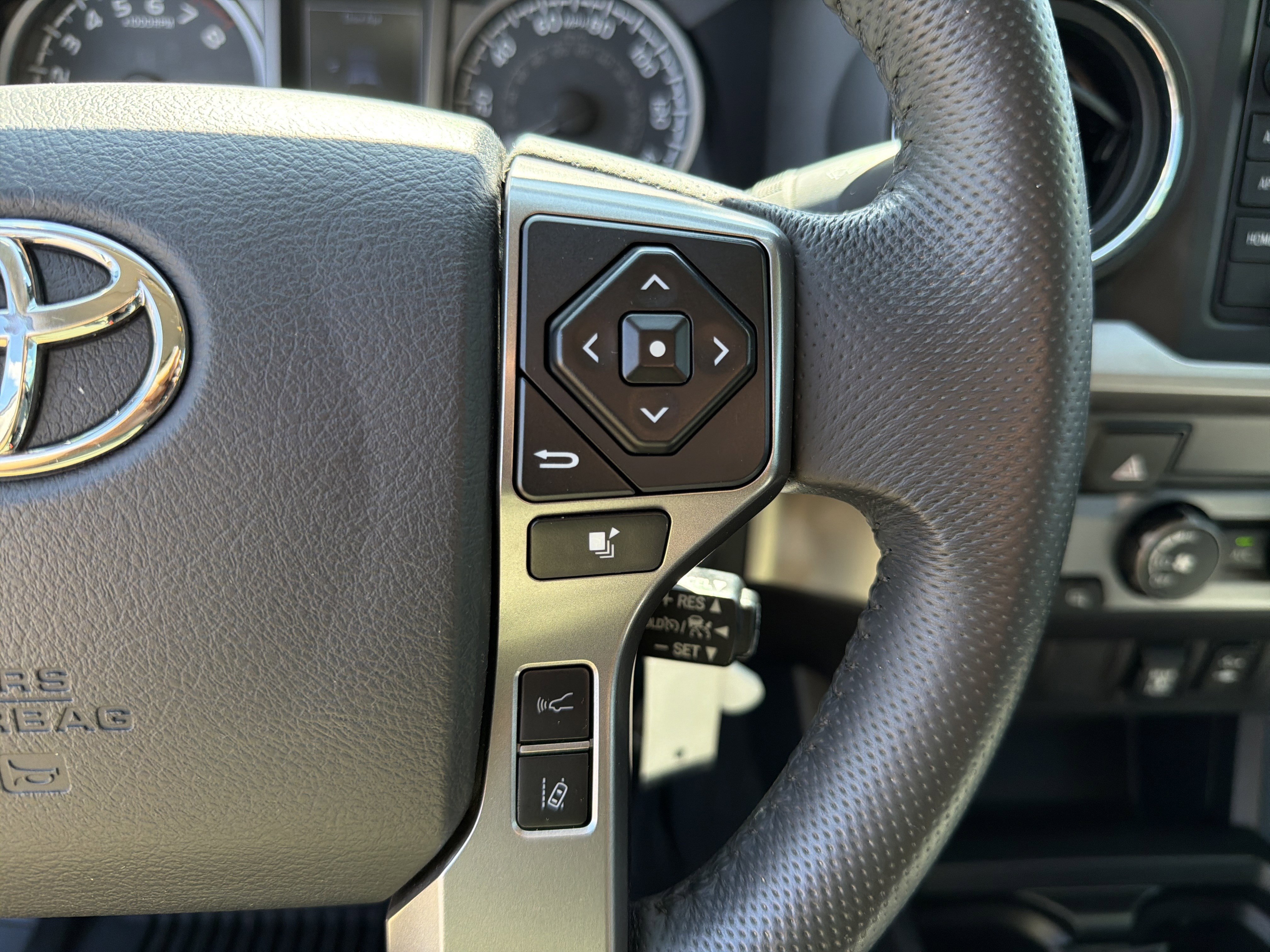 Used 2019 Toyota Tacoma SR5 image 11