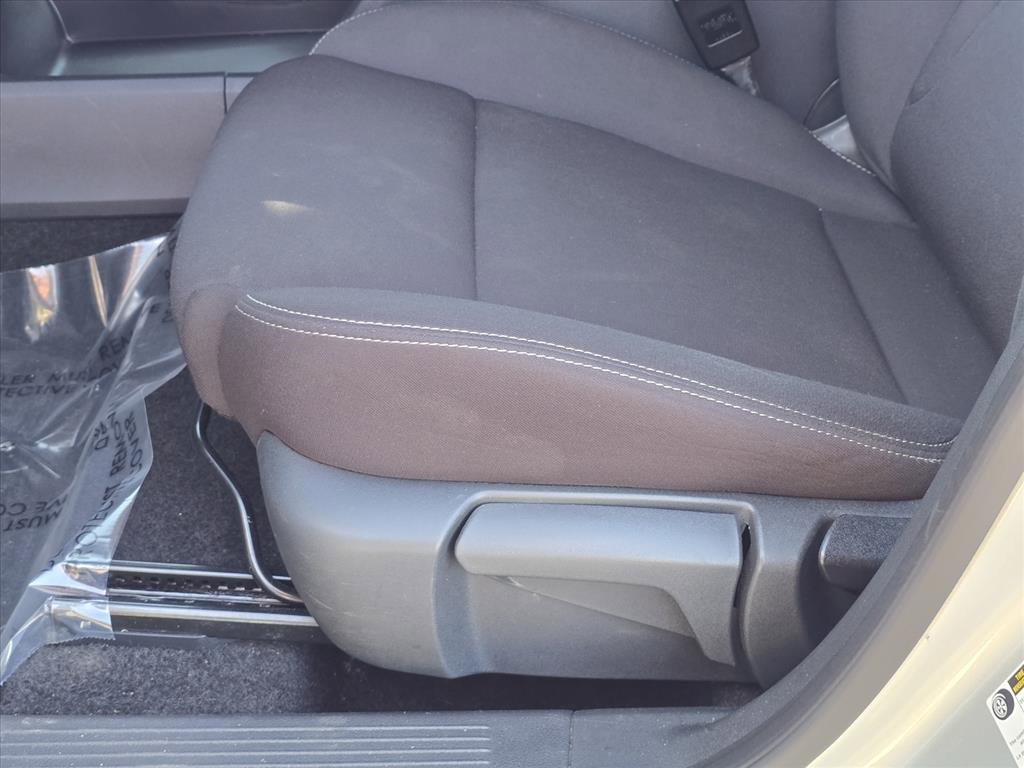 Used 2024 Nissan Rogue S image 21