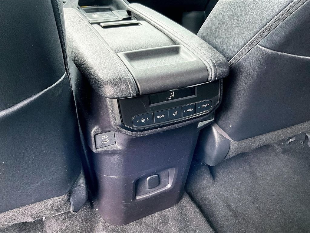 Used 2025 Toyota Grand Highlander AWD image 29
