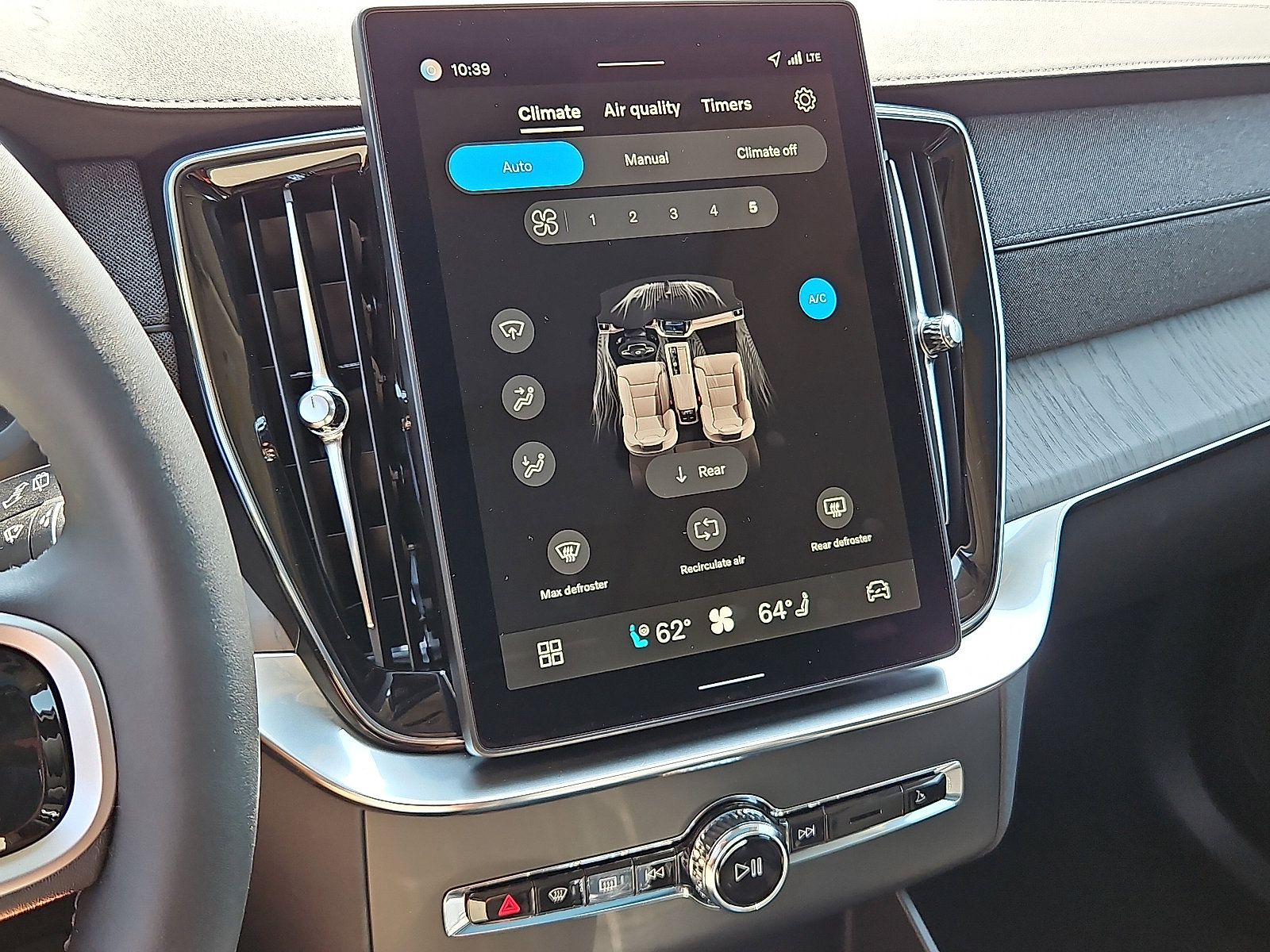 New 2026 Volvo XC90 B6 Ultra image 14