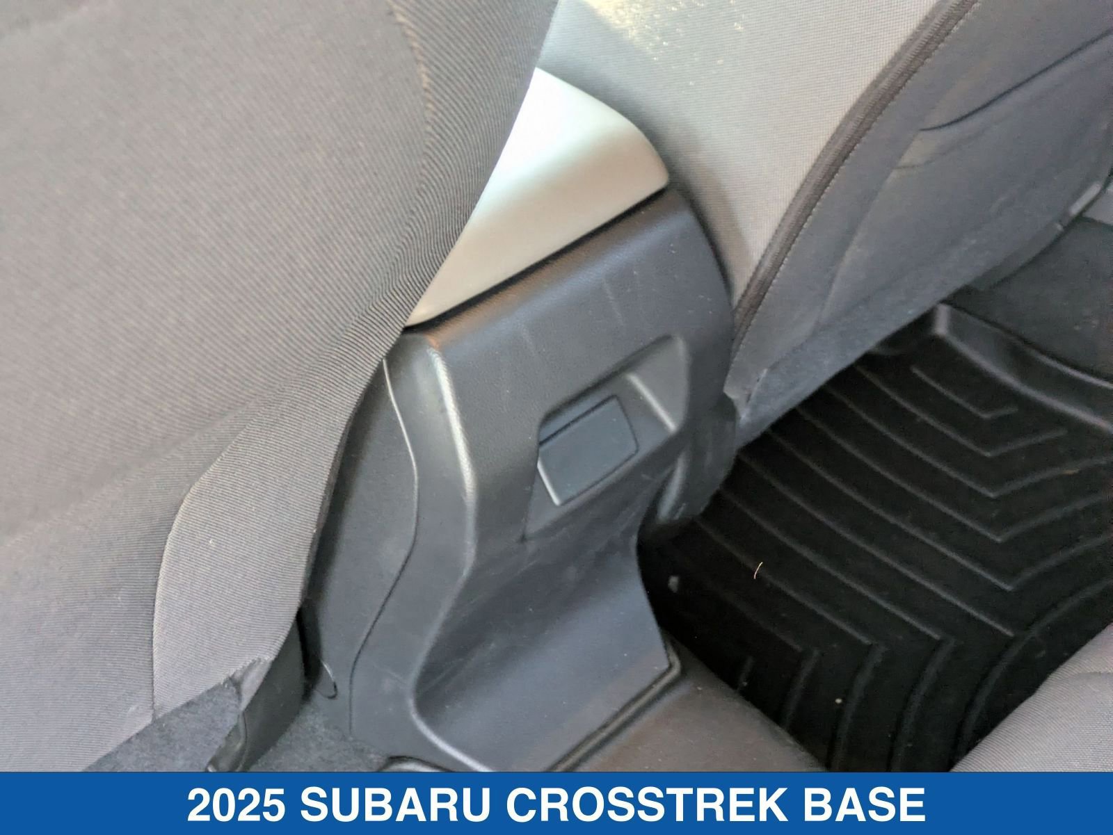 Certified 2025 Subaru Crosstrek 2.0i image 29