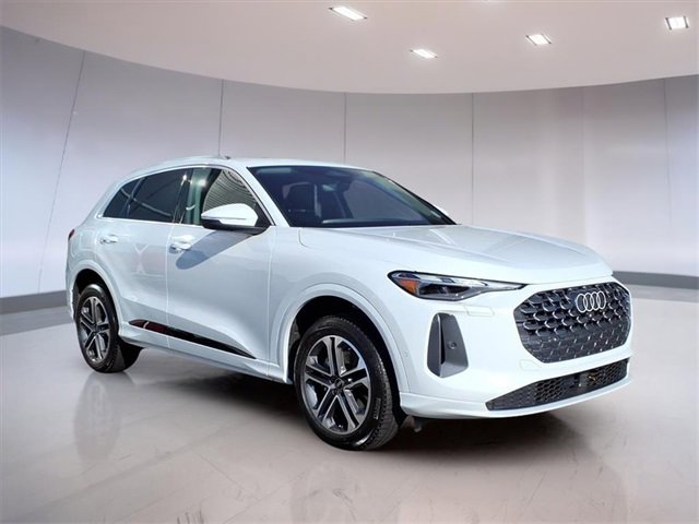 Used 2025 Audi Q5 2.0T Premium w/ Convenience Package image 1