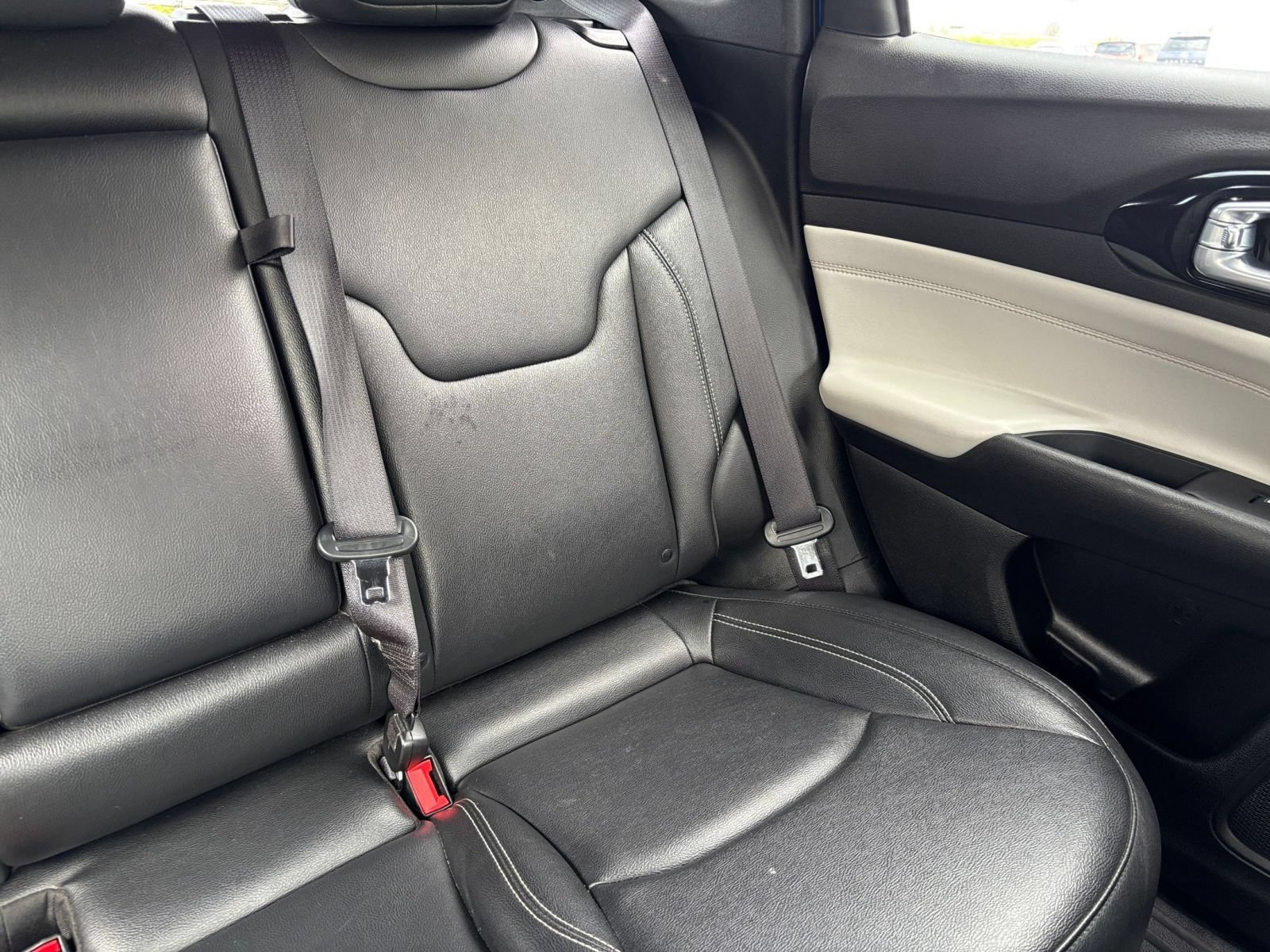 Used 2025 Jeep Compass Limited AWD/4WD image 37
