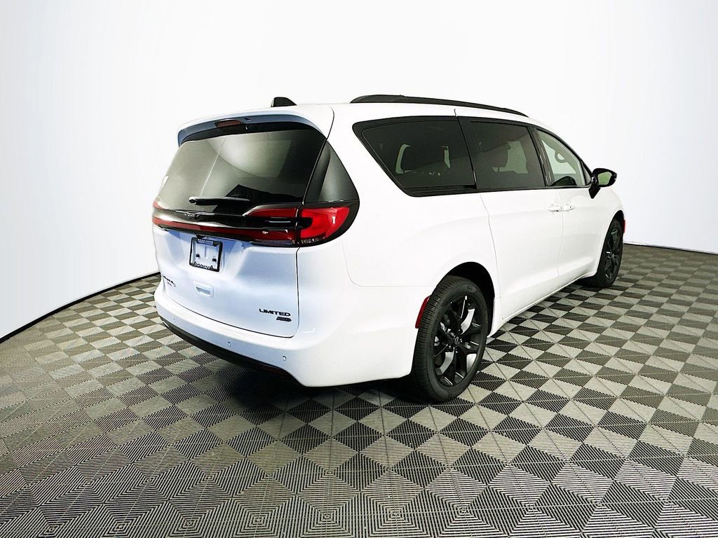 New 2026 Chrysler Pacifica Limited w/ S Appearance Package image 9