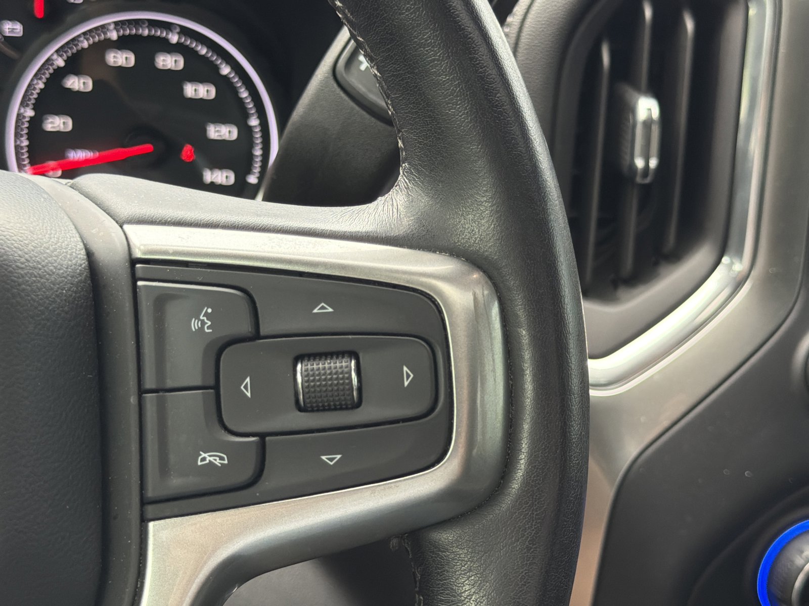 Used 2021 Chevrolet Silverado 1500 LTZ w/ LTZ Premium Package AWD/4WD image 18