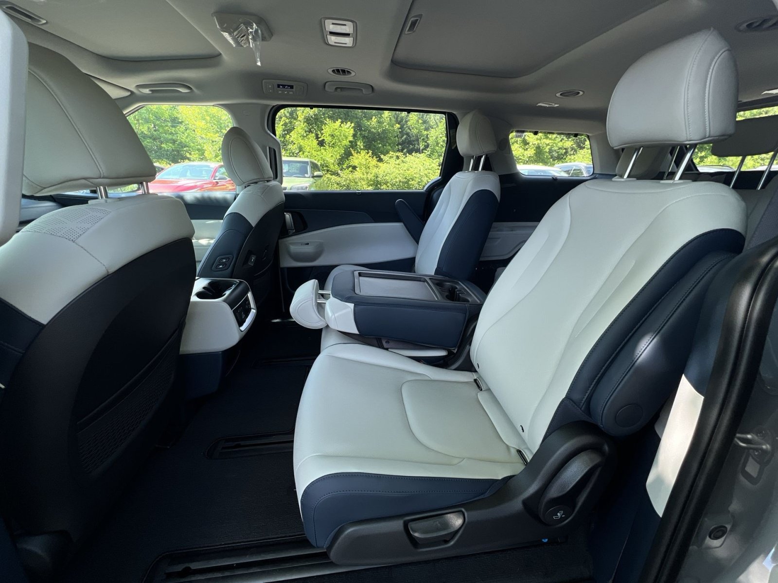 New 2026 Kia Carnival SX FWD image 31