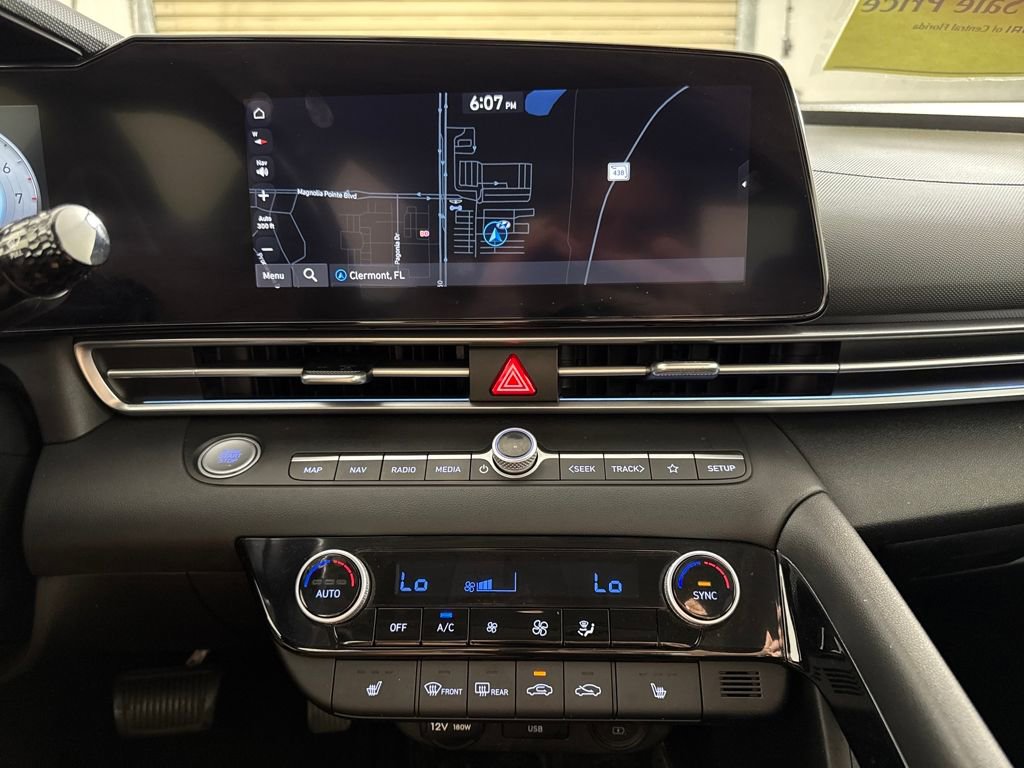 Used 2023 Hyundai Elantra Limited image 21