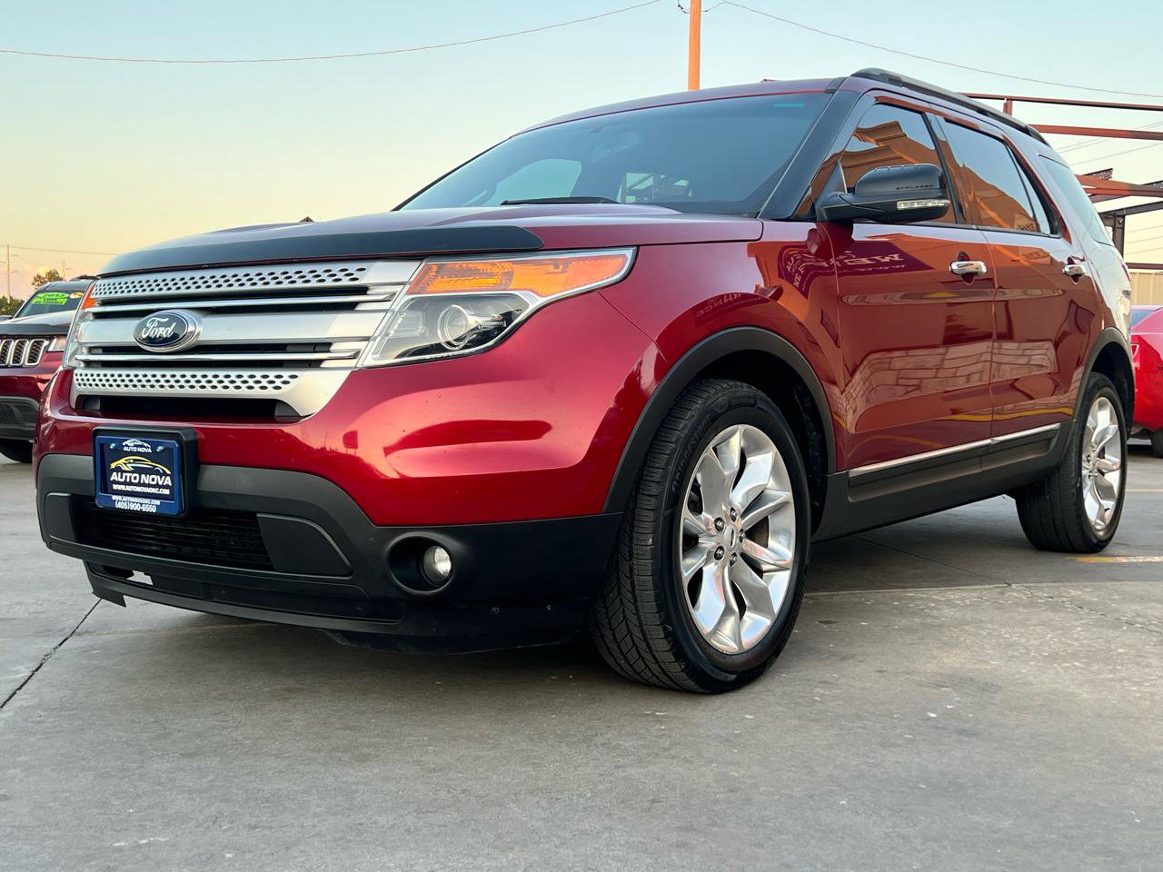 Used 2013 Ford Explorer XLT AWD/4WD image 2