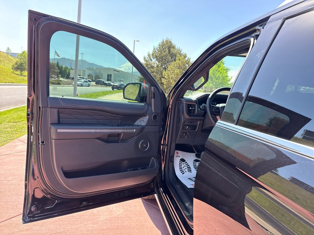 Used 2024 Ford Expedition Max Platinum AWD/4WD image 11