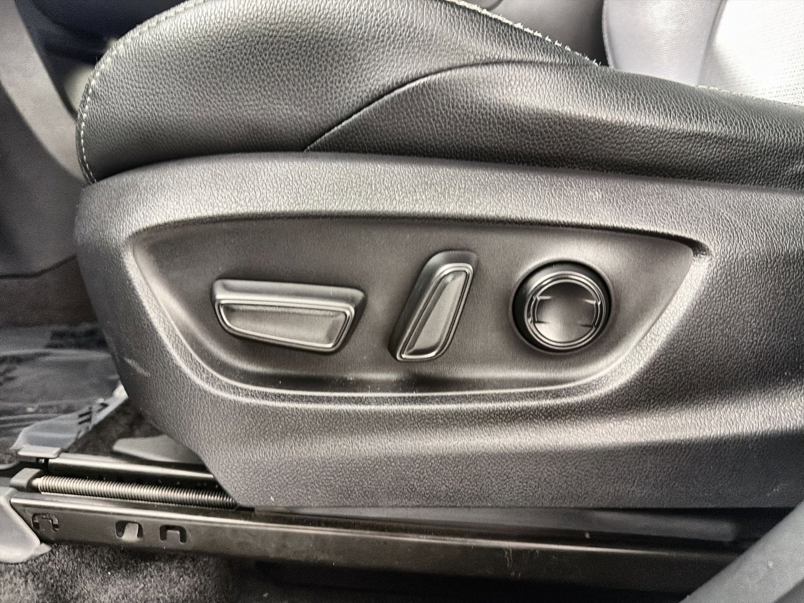 Used 2023 Toyota bZ4X XLE image 14