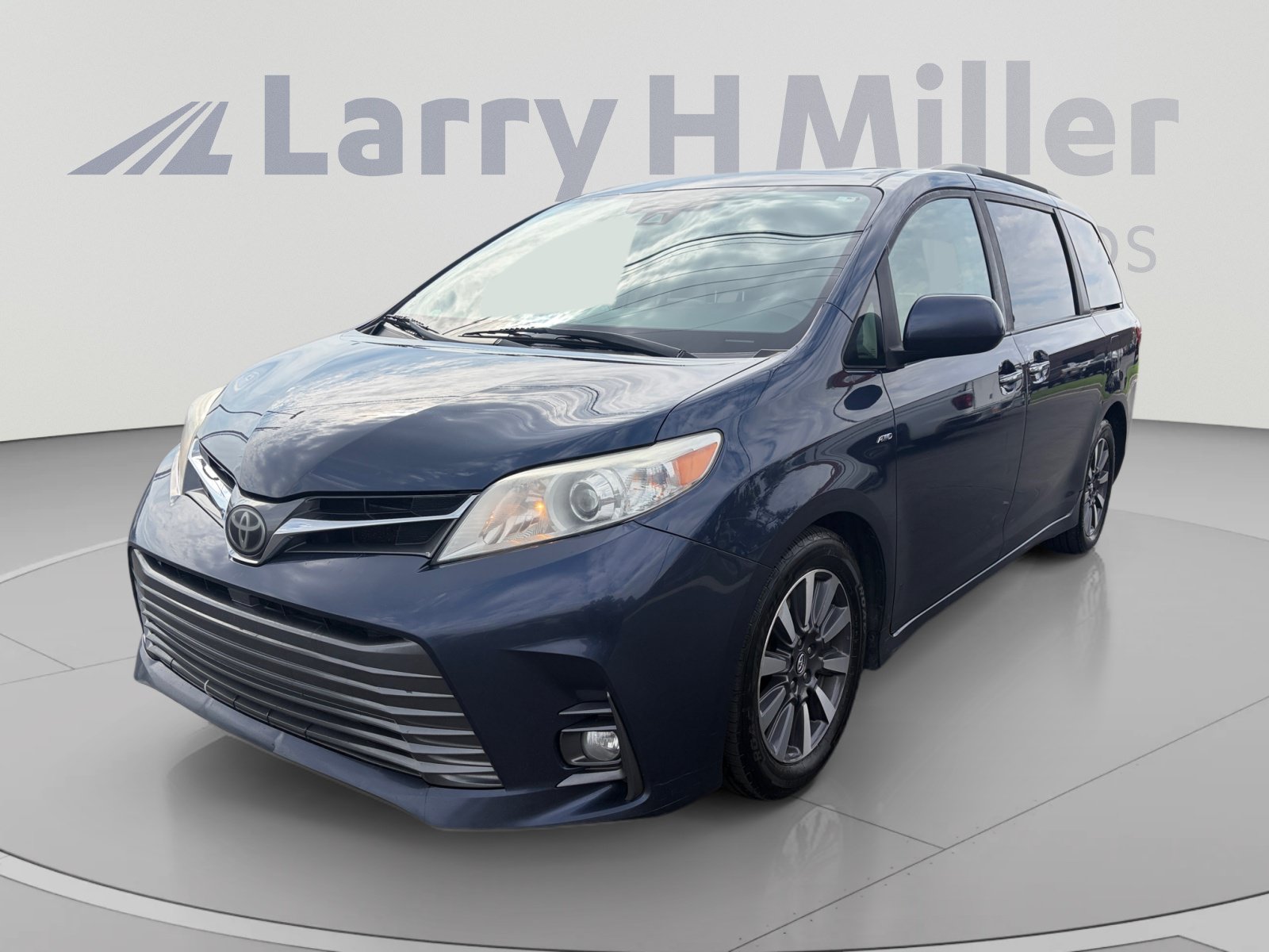 Used 2019 Toyota Sienna XLE