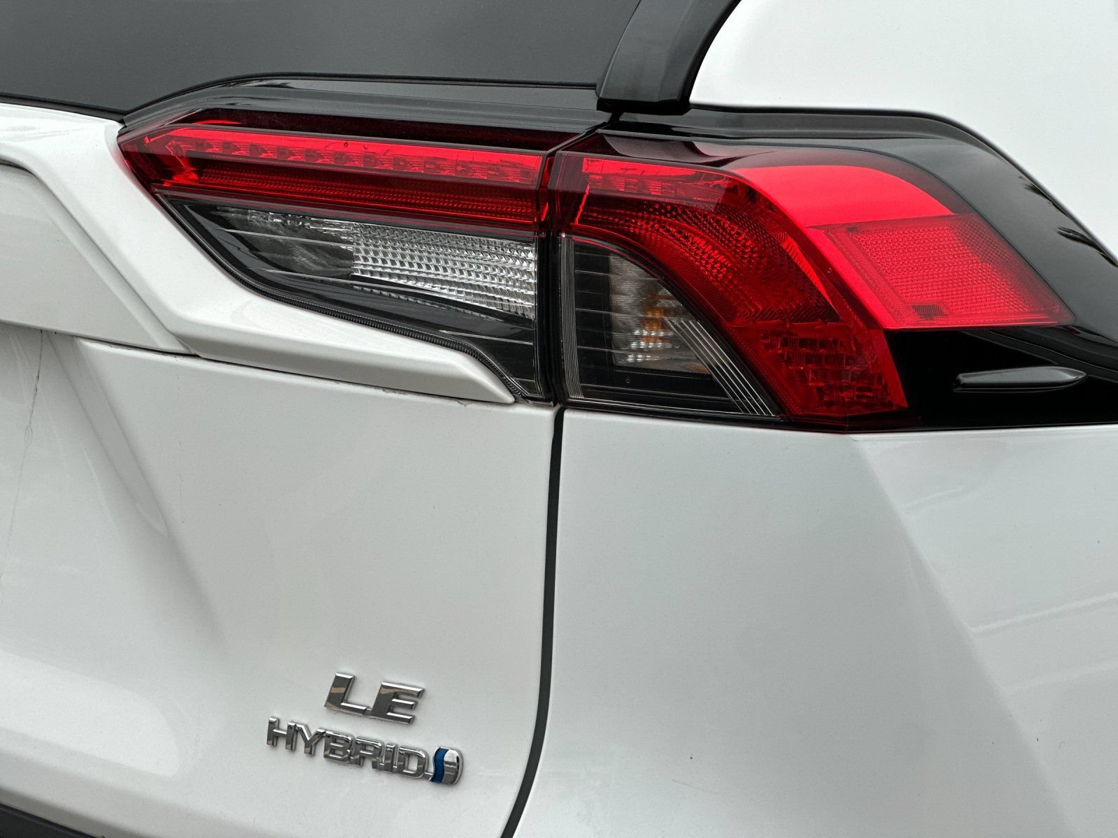 Used 2024 Toyota RAV4 LE AWD/4WD image 23