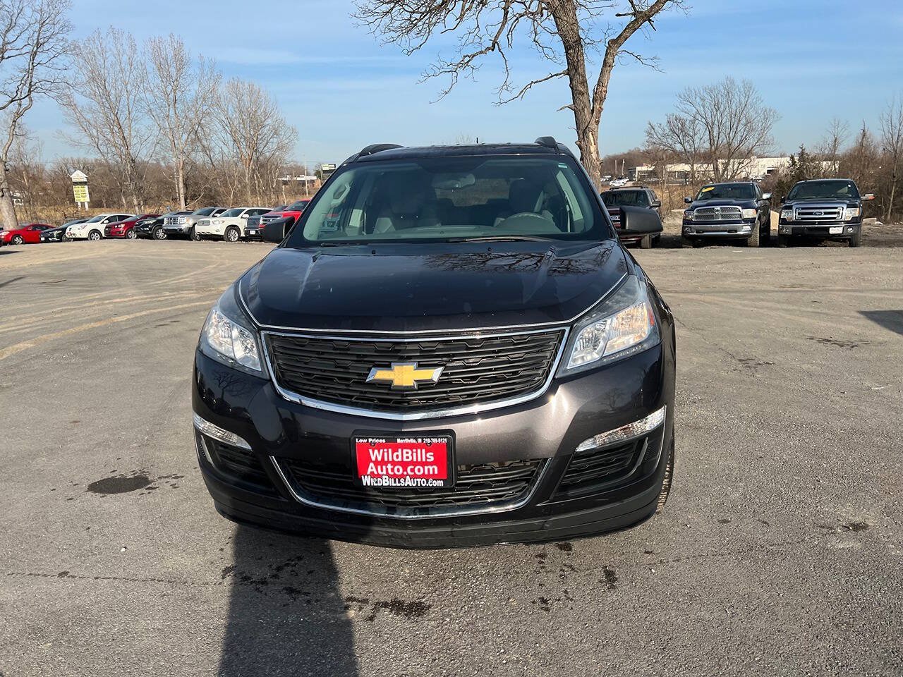 Used 2017 Chevrolet Traverse LS FWD image 2