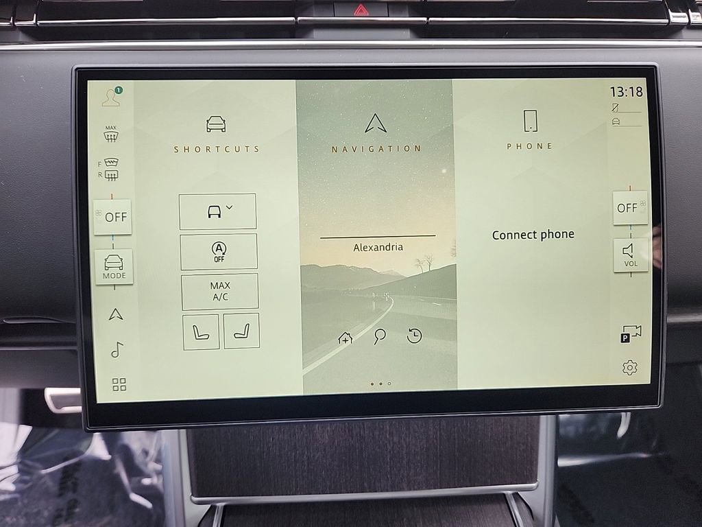 New 2025 Land Rover Range Rover SE image 17