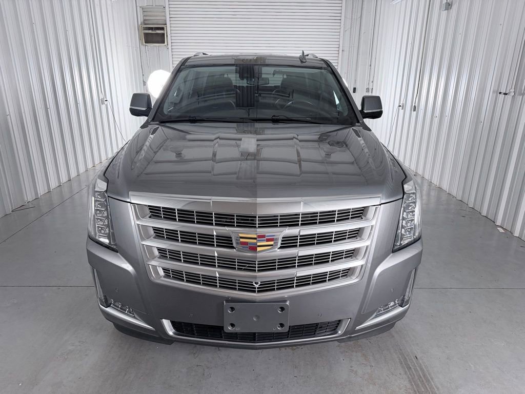 Used 2020 Cadillac Escalade Luxury w/ LPO, Radiant Package AWD/4WD image 2