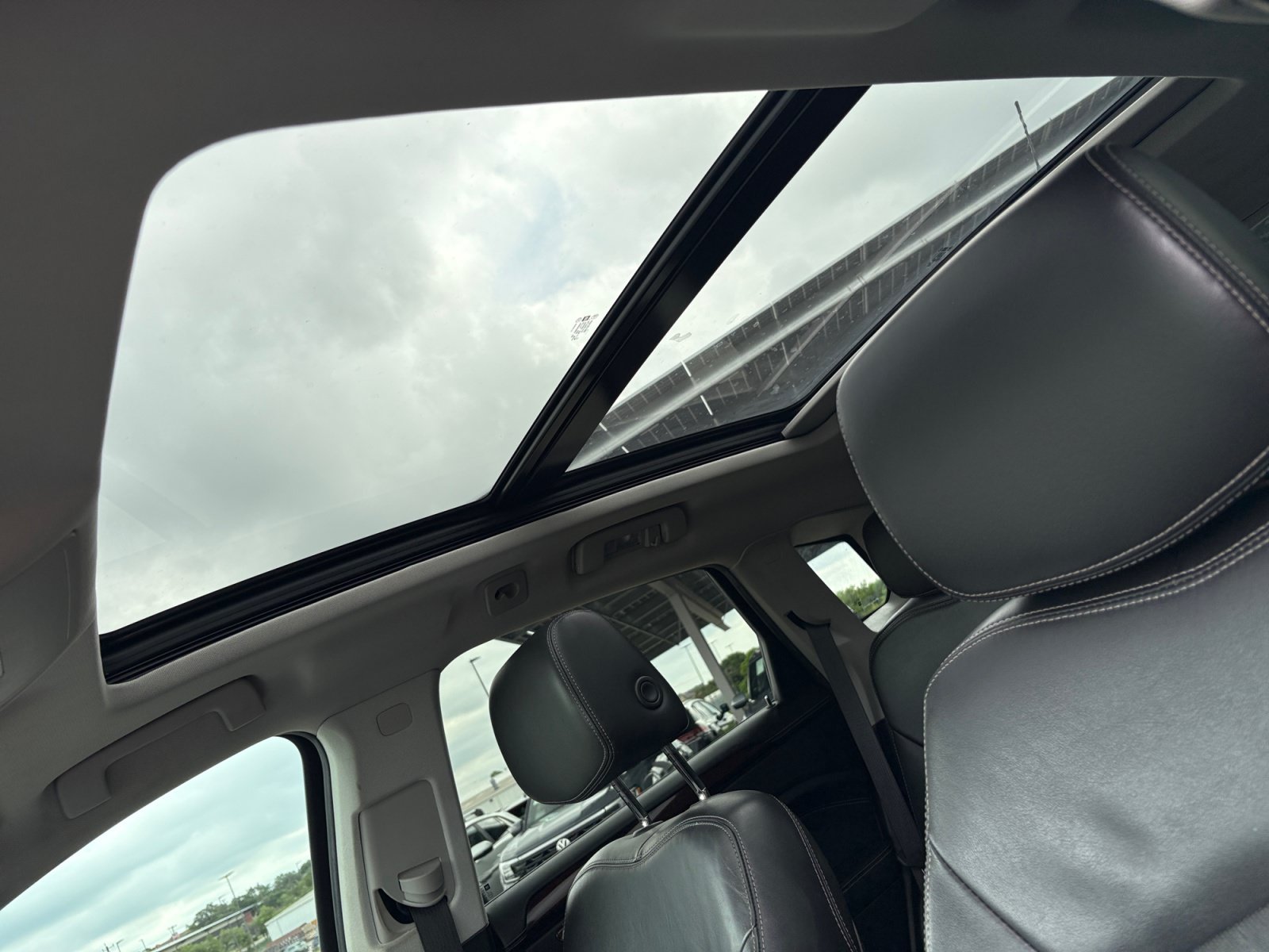 Used 2012 Cadillac SRX Performance w/ LPO, Protection Package FWD image 17