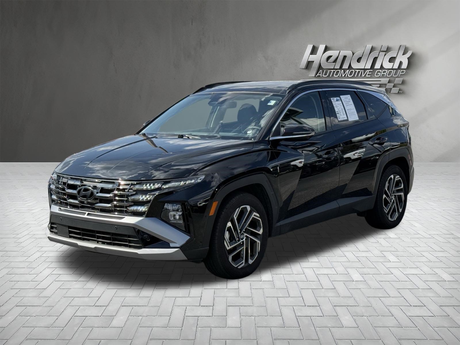 Used 2025 Hyundai Tucson Limited FWD image 3