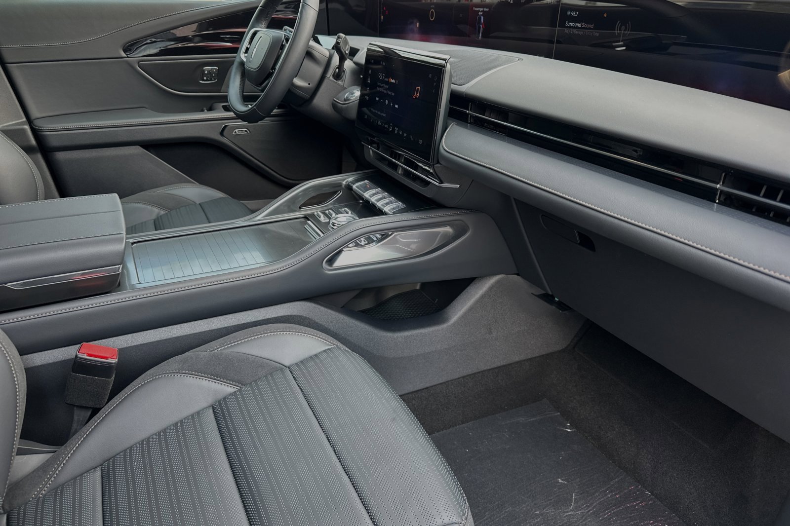 New 2024 Lincoln Nautilus Reserve w/ Equipment Group 202A image 12