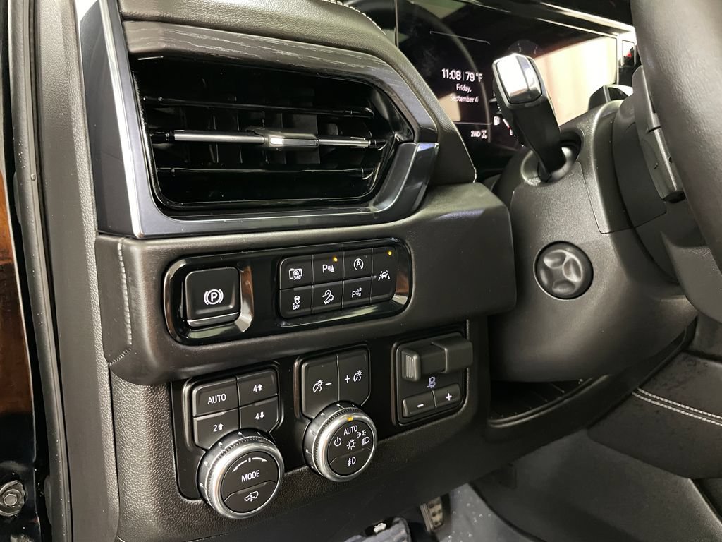 Used 2026 GMC Yukon XL AT4 Ultimate w/ LPO, Floor Liner Package AWD/4WD image 7