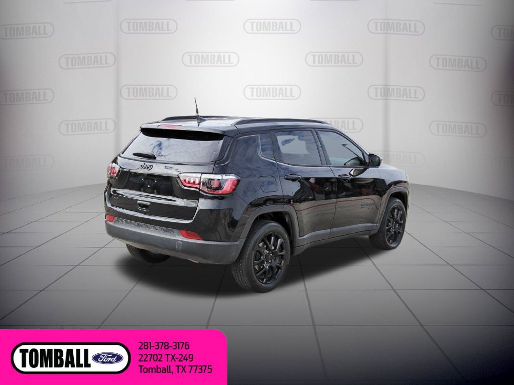 Used 2024 Jeep Compass Latitude w/ Altitude Special Edition AWD/4WD image 8