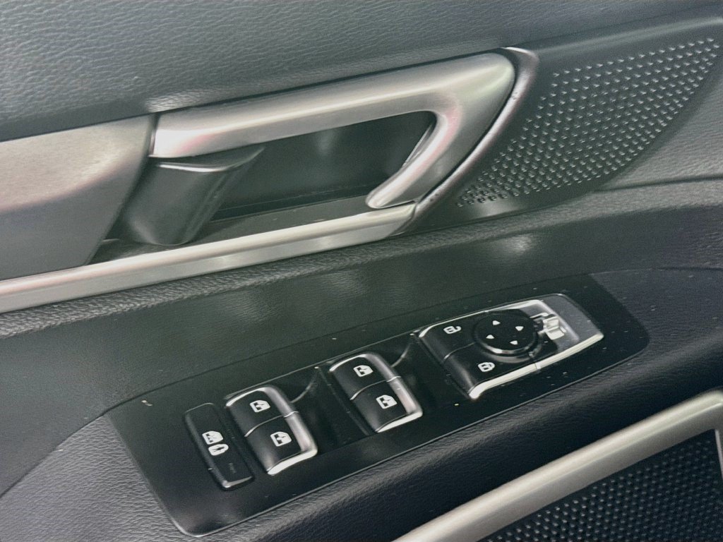 Used 2022 Kia Telluride S AWD/4WD image 23