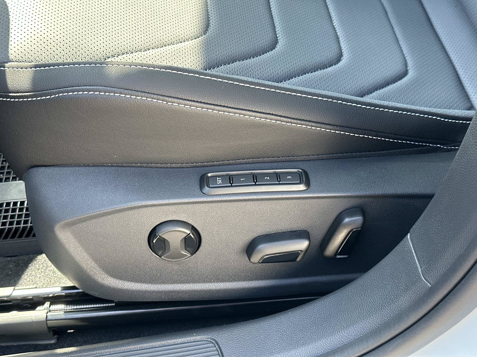 New 2027 Volkswagen Jetta SEL FWD image 23