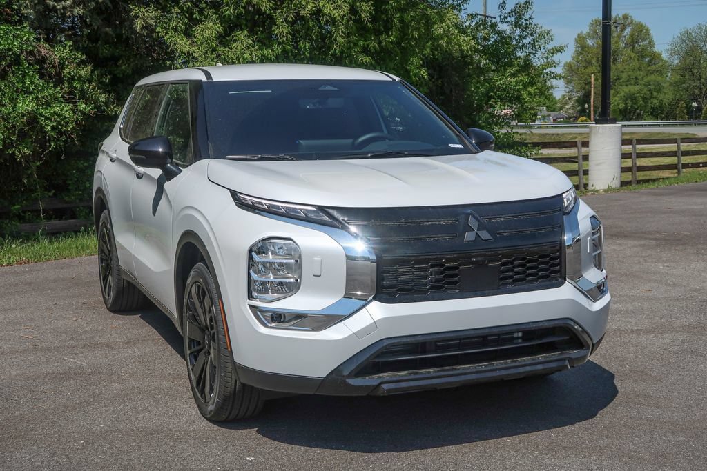 New 2026 Mitsubishi Outlander LE AWD/4WD image 6