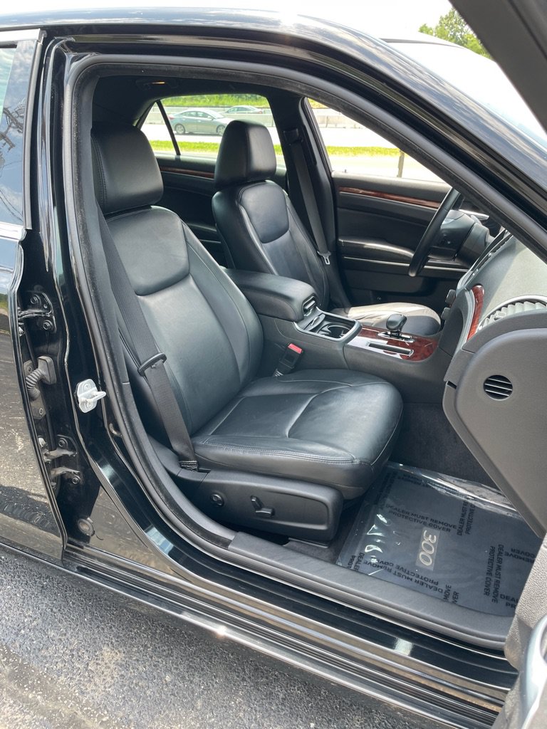 Used 2012 Chrysler 300 Limited RWD image 24