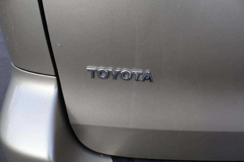Used 2005 Toyota Sienna LE image 11
