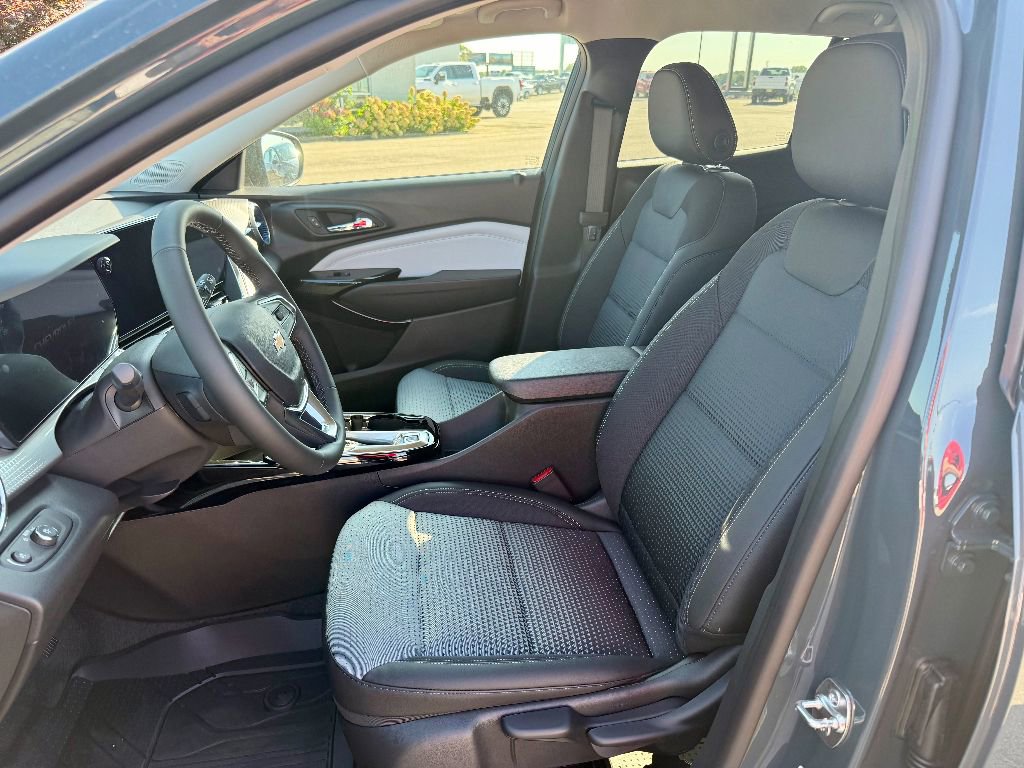 New 2025 Chevrolet Trax LT w/ Driver Confidence Package image 11