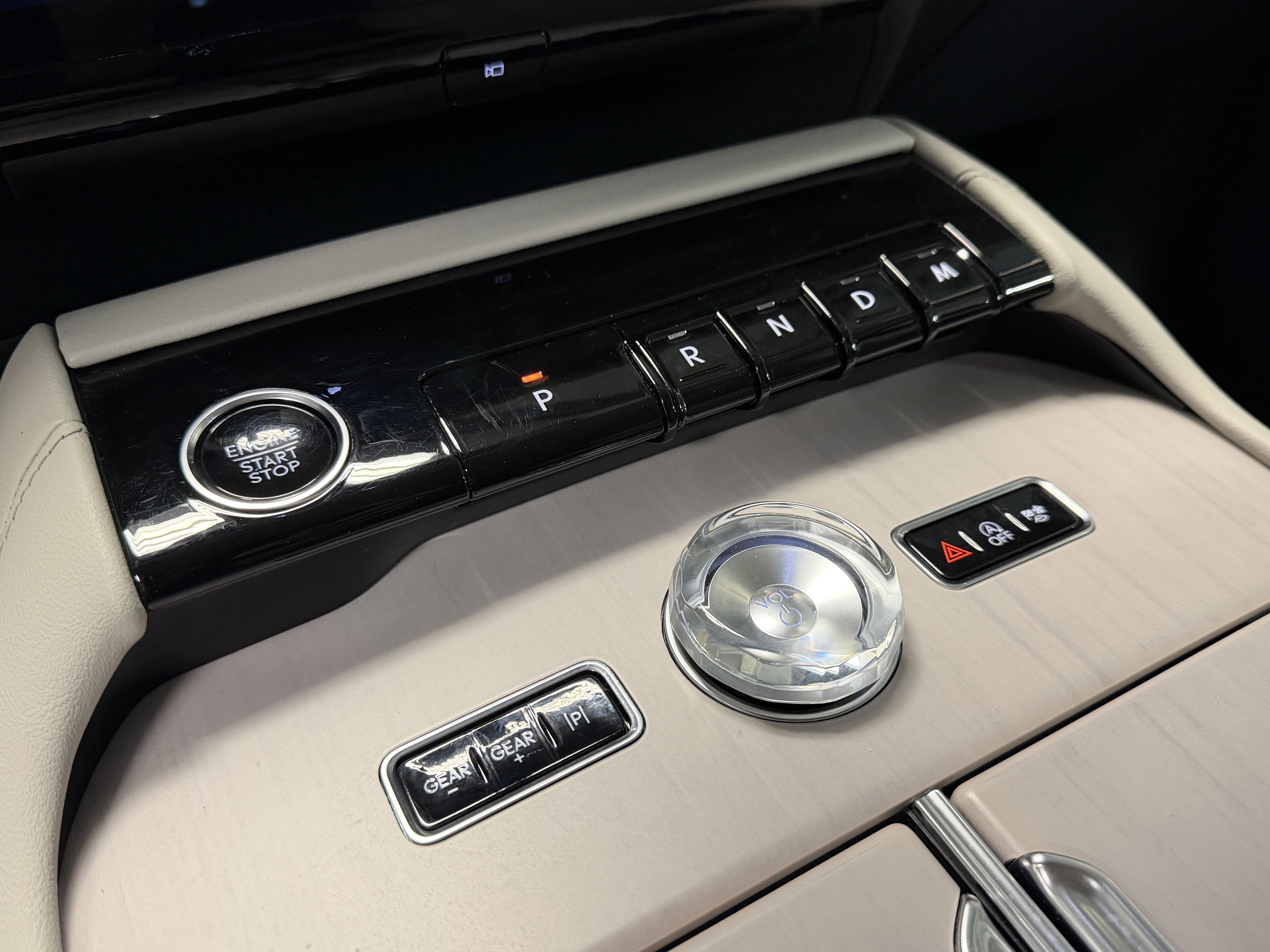Used 2025 Lincoln Navigator Reserve image 18